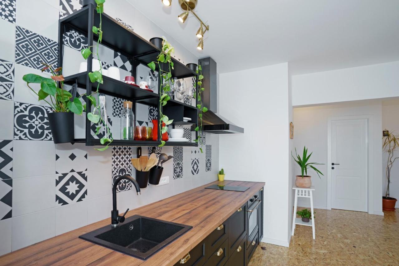 4-Star Apartments Bianco Kaštela Εξωτερικό φωτογραφία